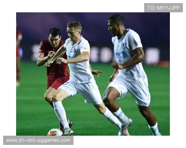 带病轰4连鸟李昊桐大师赛次轮顽强冲至T7麦克罗伊6杆独走